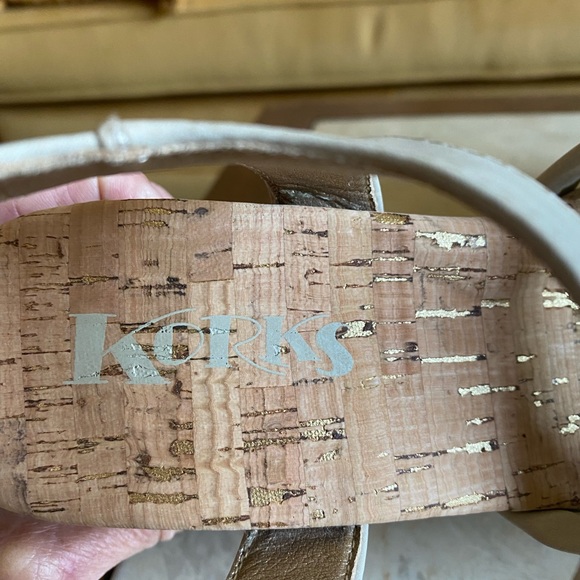 Korks wooden, heel wedge sandal NWB - Picture 9 of 9